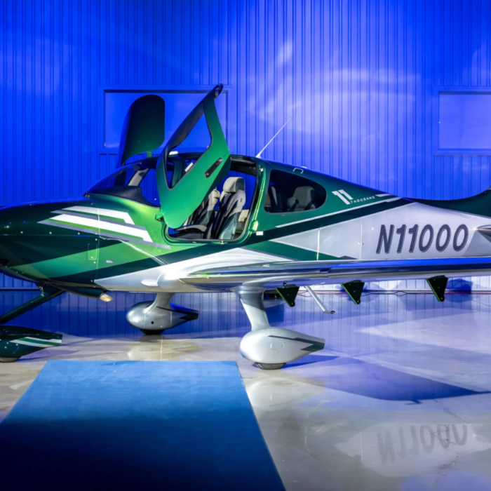 Cirrus celebra a entrega da 11.000ª aeronave da Linha SR